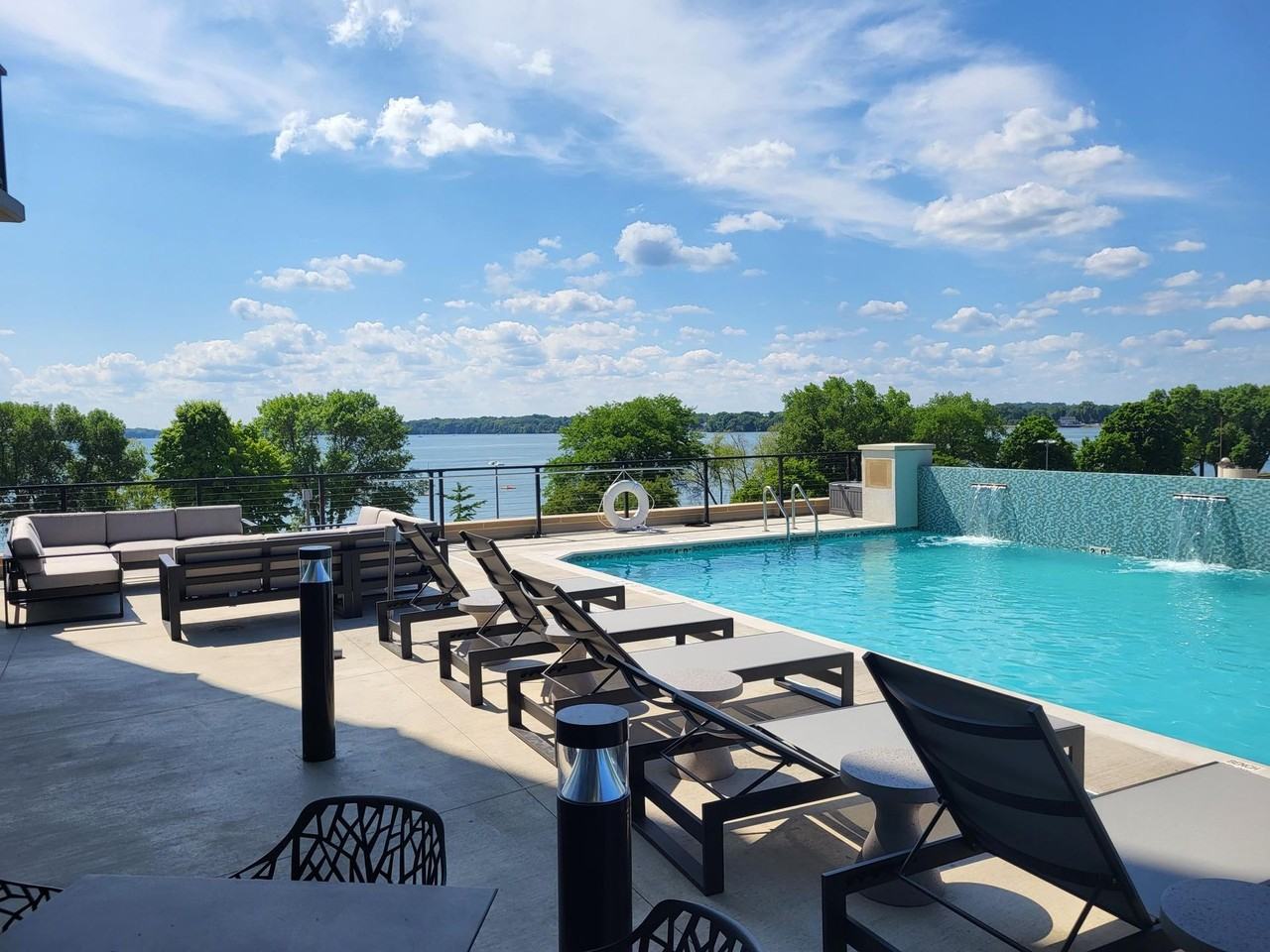 The Adria 179 W. Wilson St. - Photo 7 of 50