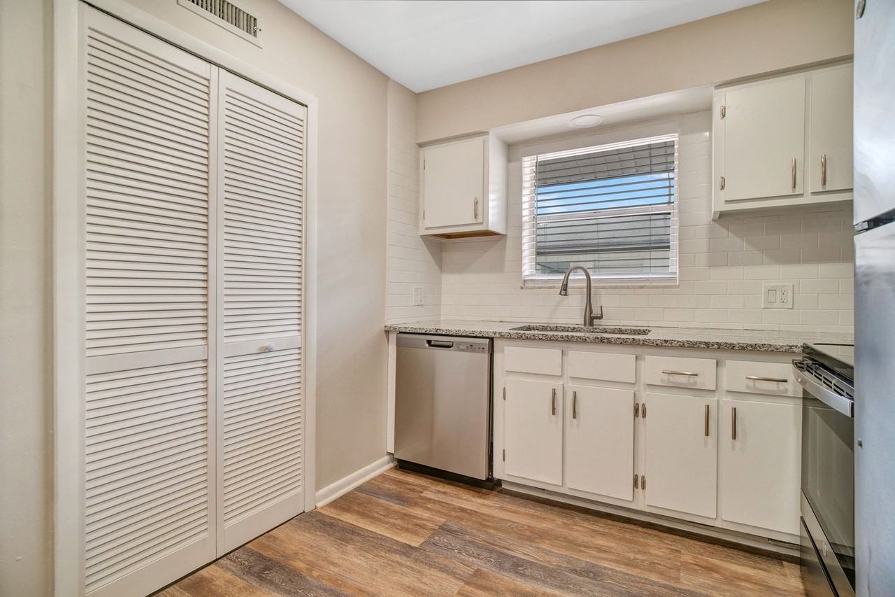 The Stand Apartments | 1 & 2 Bedroom Apartments in Orlando, FL - Photo 2 of 14