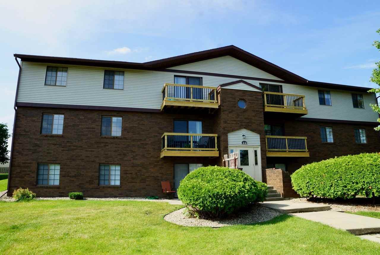 1601 Kenilworth Apartments - Photo 2 of 28