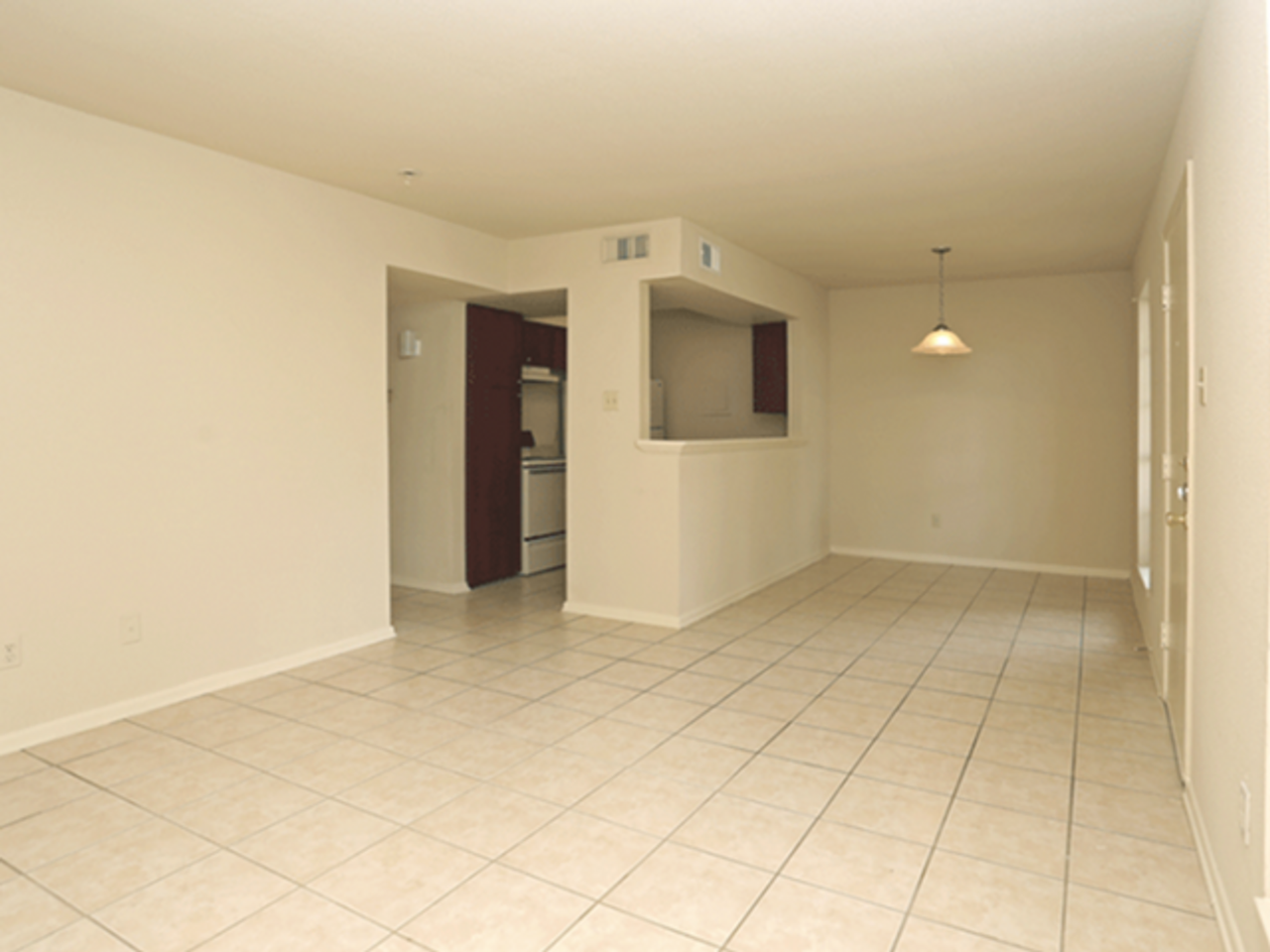 Chateau Nederland Apartments - Photo 7 of 14