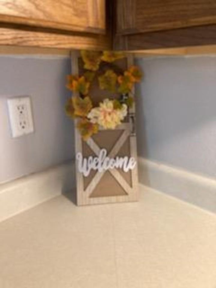 Royal Eden Apartments - Photo 3 of 11