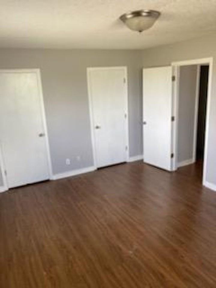 Royal Eden Apartments - Photo 4 of 11