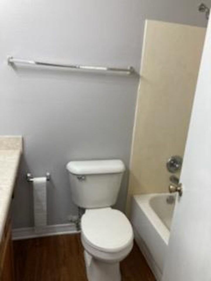 Royal Eden Apartments - Photo 6 of 11