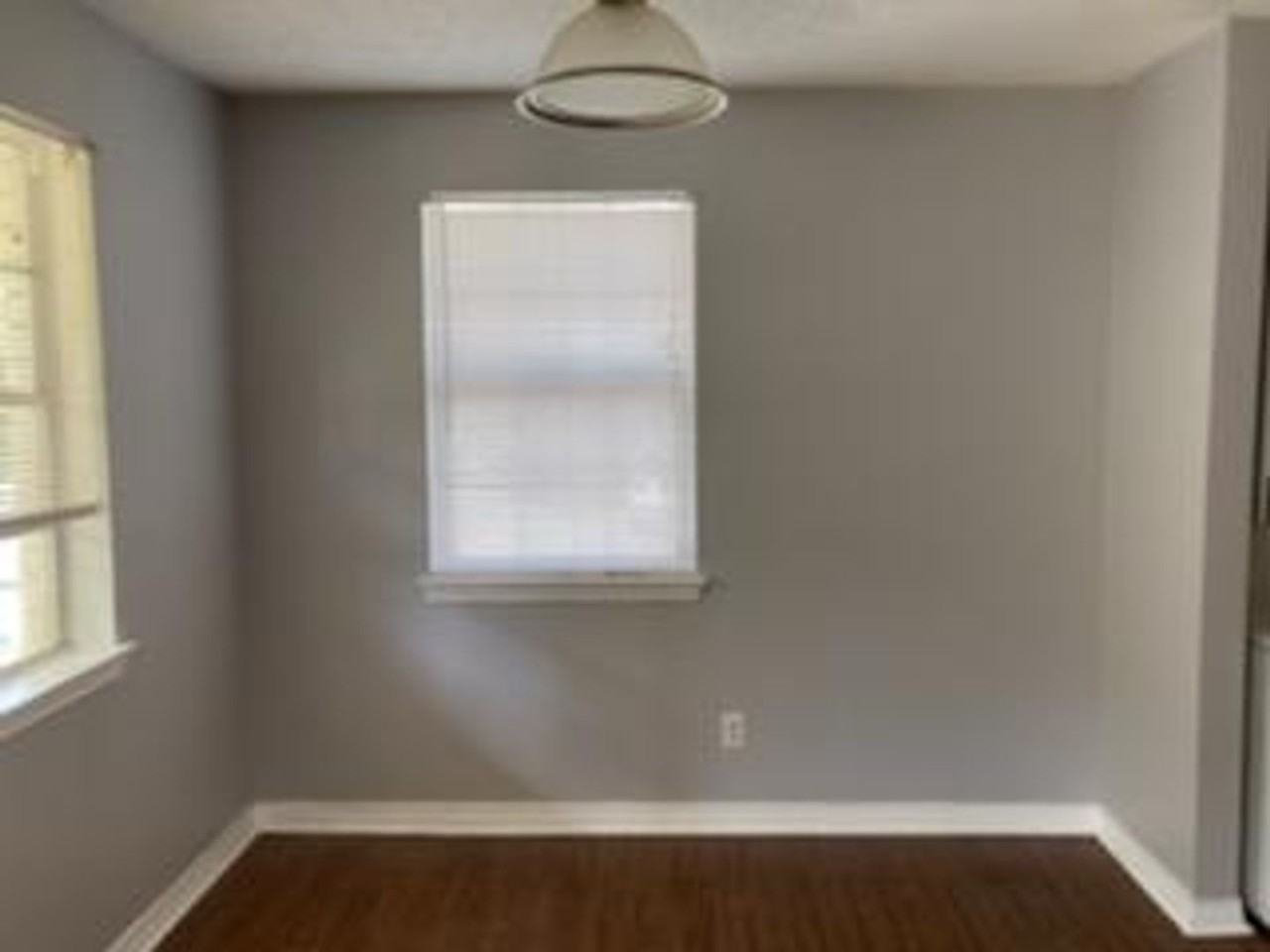 Royal Eden Apartments - Photo 7 of 11