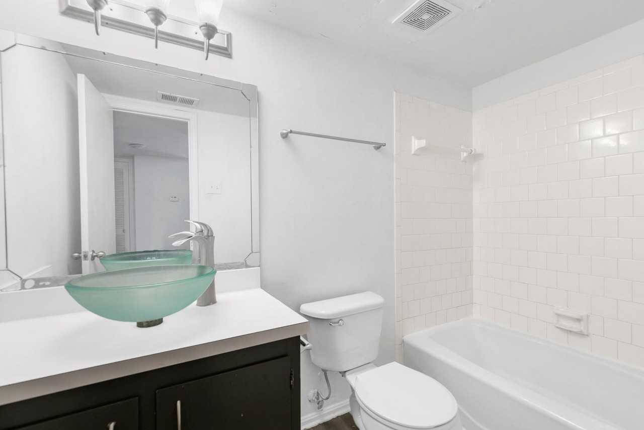 Merry Rowe - Photo 3 of 50