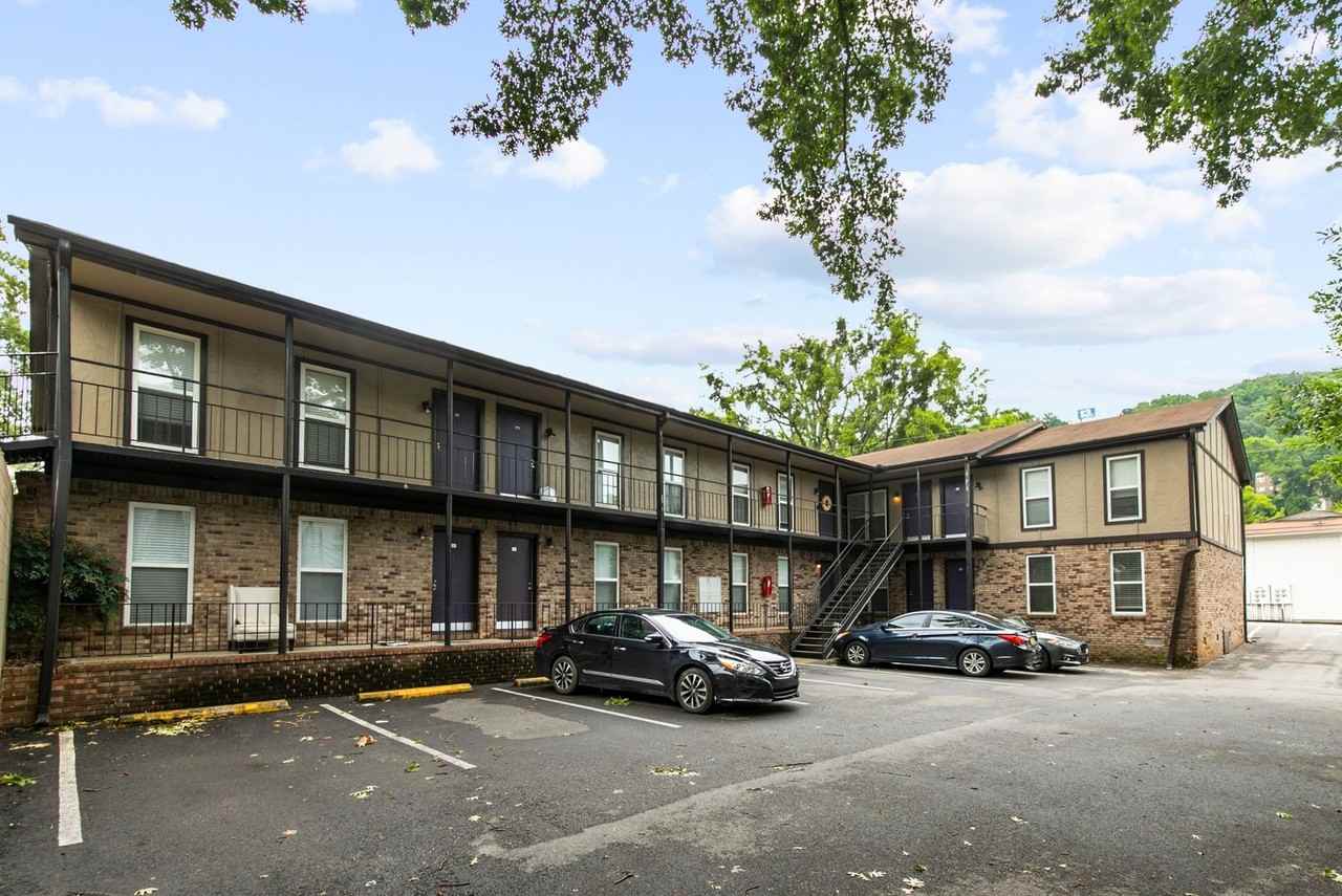 Merry Rowe - Photo 4 of 50