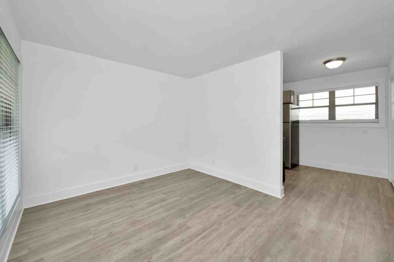 Monette - Photo 7 of 24