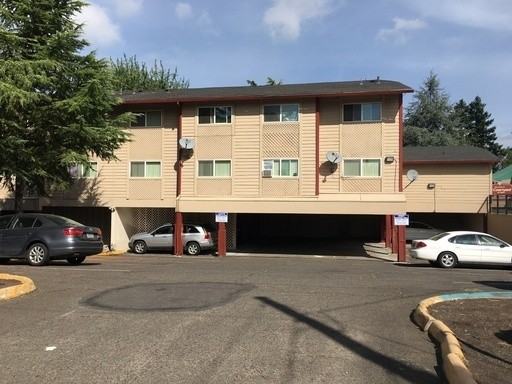 Courtyard on Stark - Photo 4 of 29