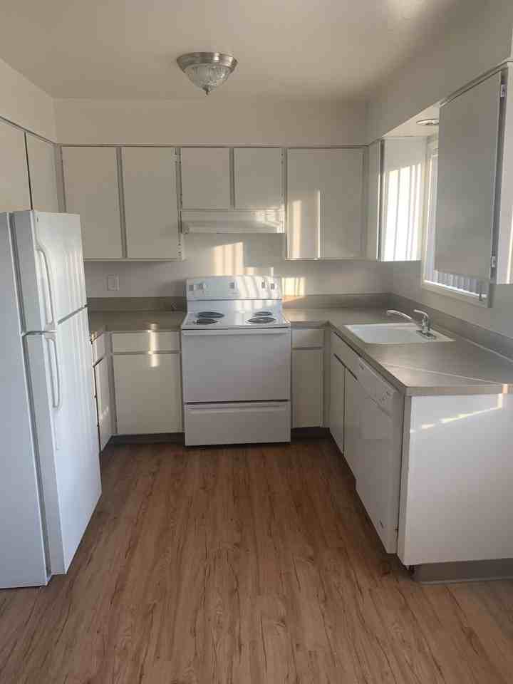 Brigadoon Apartments BD - Photo 3 of 10