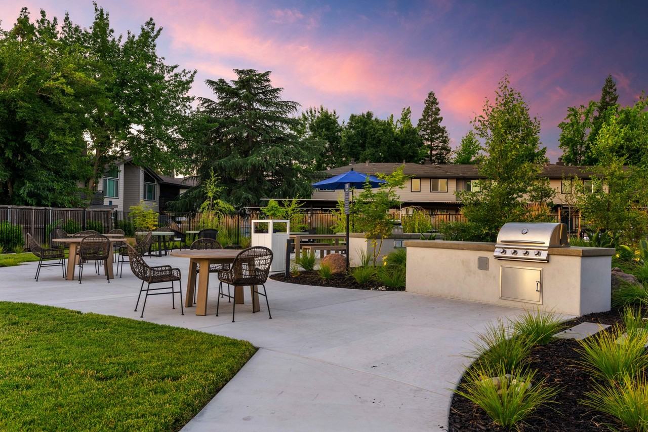 Chloe on Cirby - Photo 4 of 44