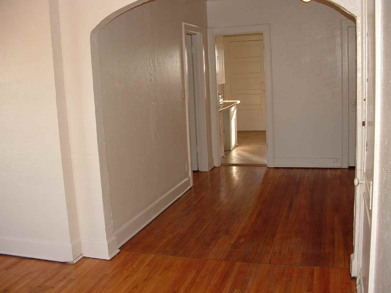 2400 Myrtle - Photo 4 of 8