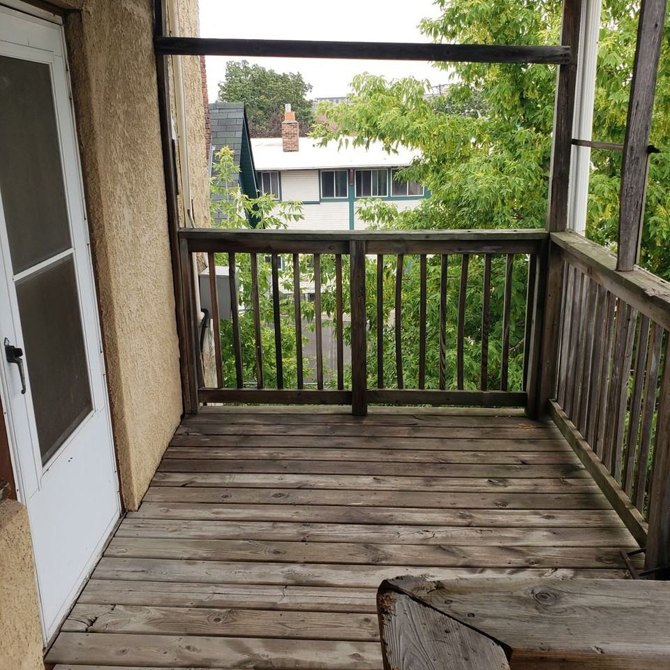 2400 Myrtle - Photo 7 of 8