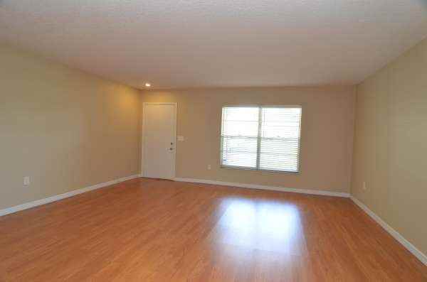 1838 Seton Dr - Photo 2 of 24