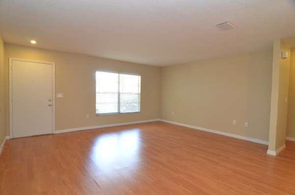 1838 Seton Dr - Photo 3 of 24
