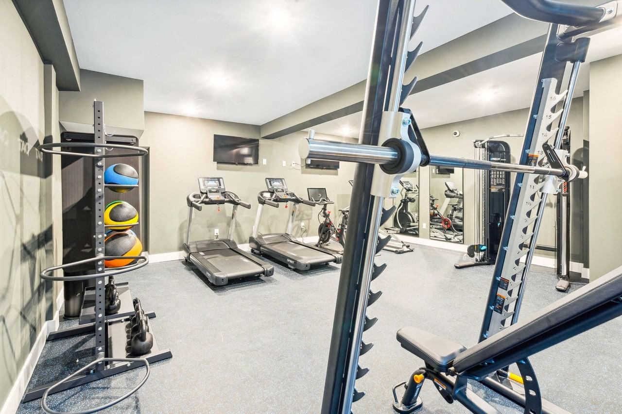 Hightop Germantown - Photo 6 of 50