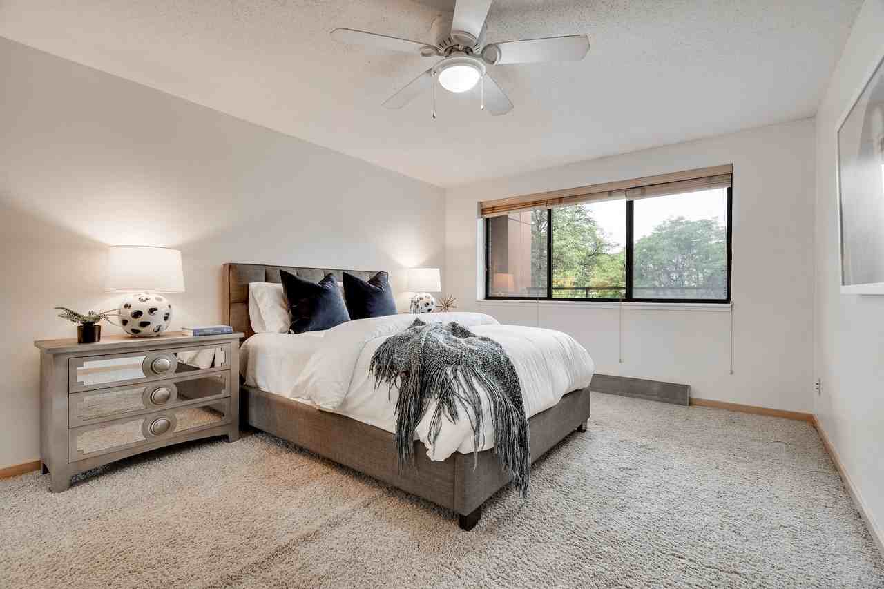 311 Kenwood Apartments - Photo 7 of 50