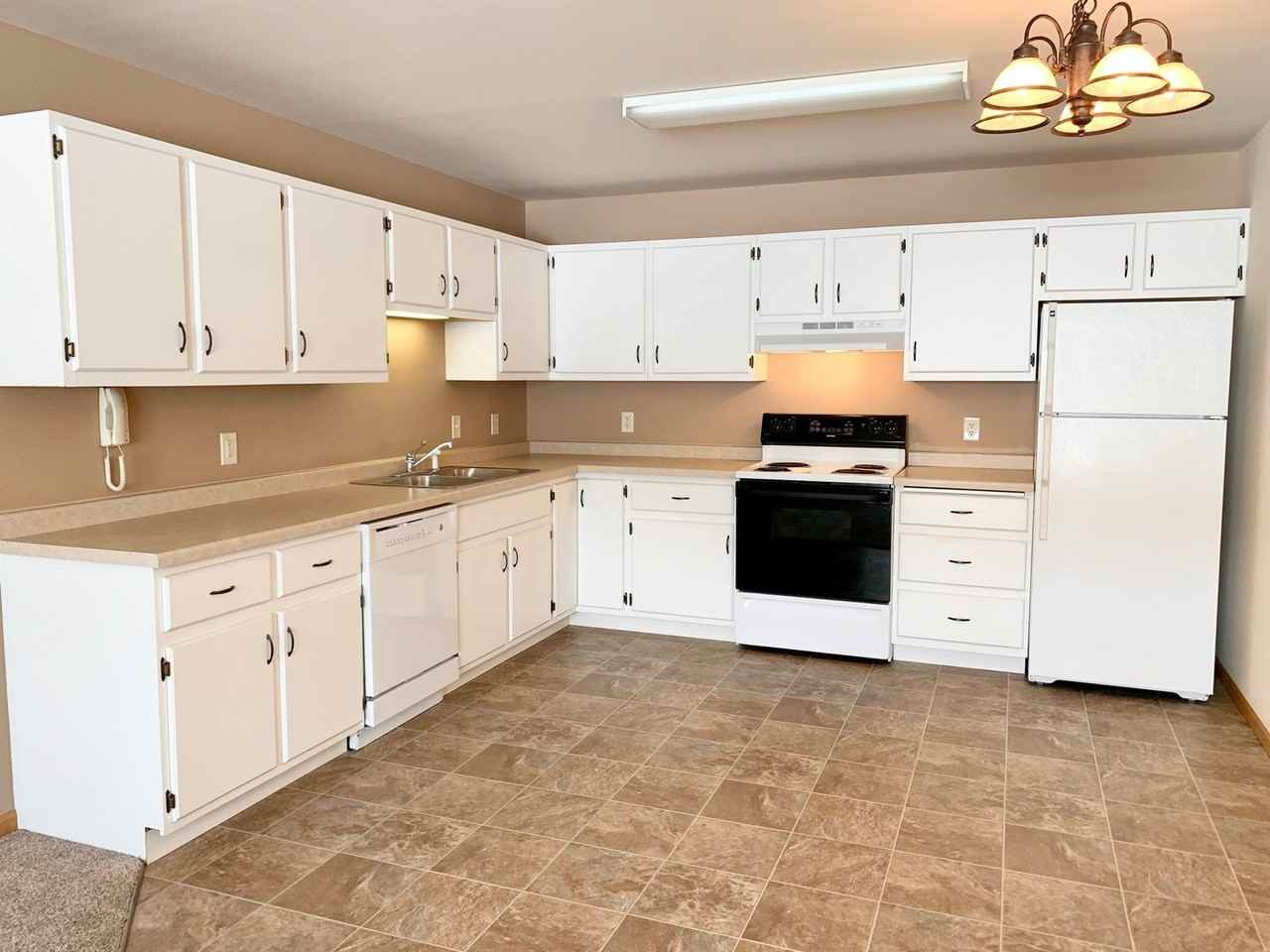 SCS Merrill - Photo 7 of 50