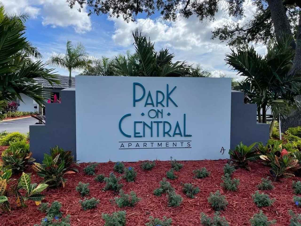 Park on Central | 1–2 Months Free on 1 Bedroom Apartments in Kissimmee - Photo 3 of 50