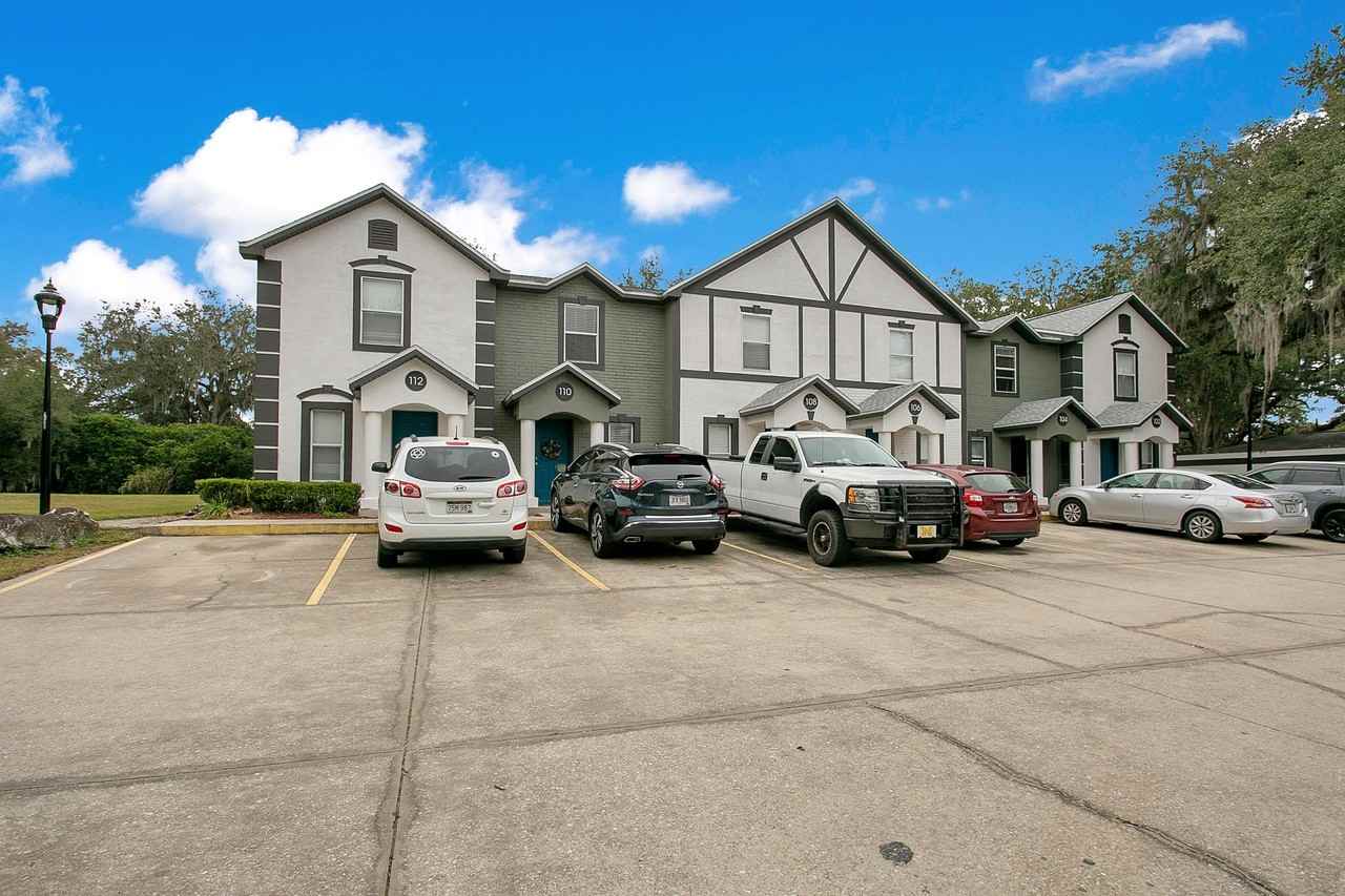 Village Park Townhomes | 2 & 3 Bedroom Apartments in Lady Lake, FL - Photo 5 of 20