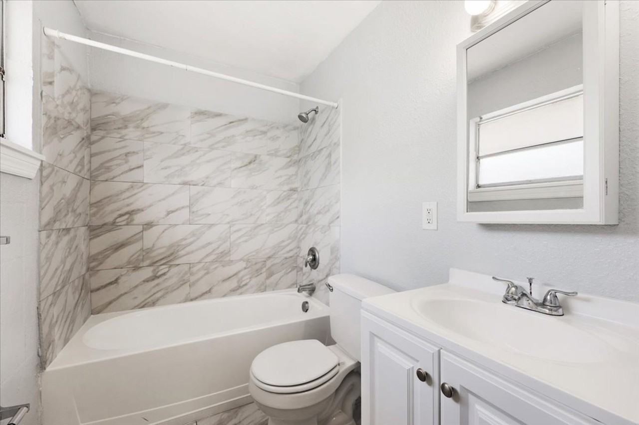 810 Sycamore Street - Photo 4 of 8