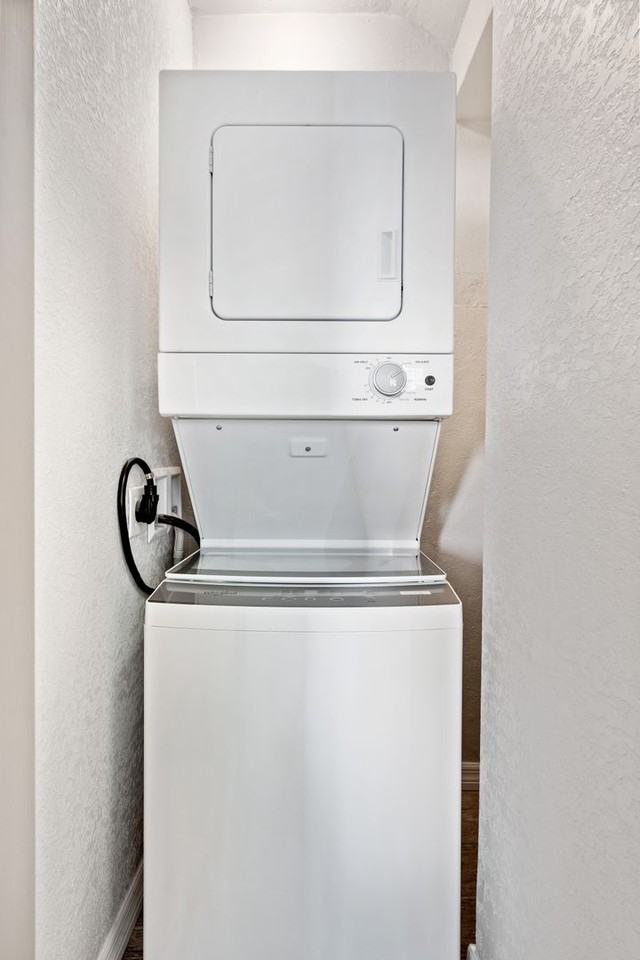 Indian River Shores Apartments - Photo 4 of 42