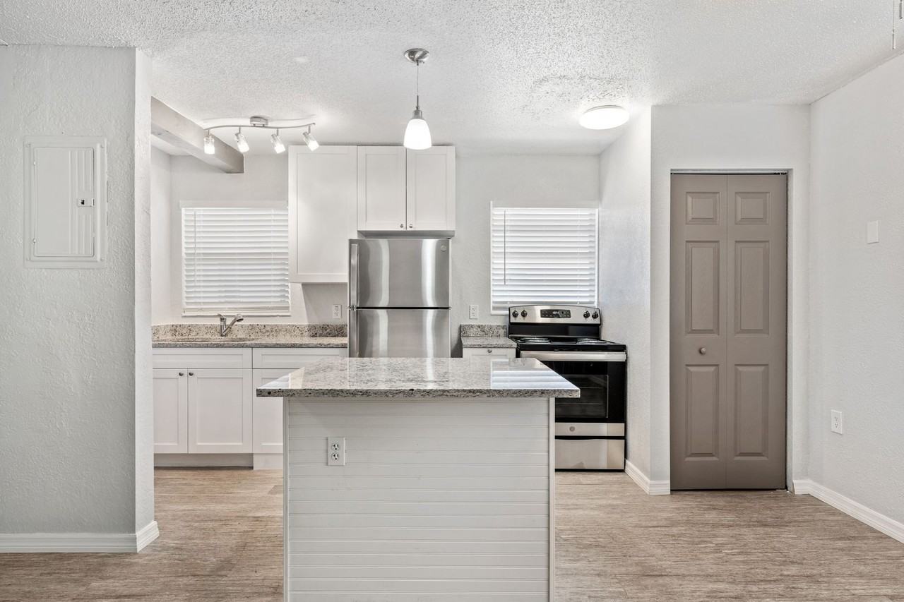 Indian River Shores Apartments - Photo 5 of 50