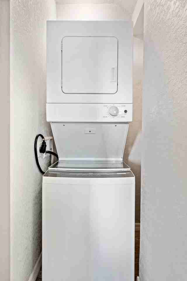 Indian River Shores Apartments - Photo 4 of 28