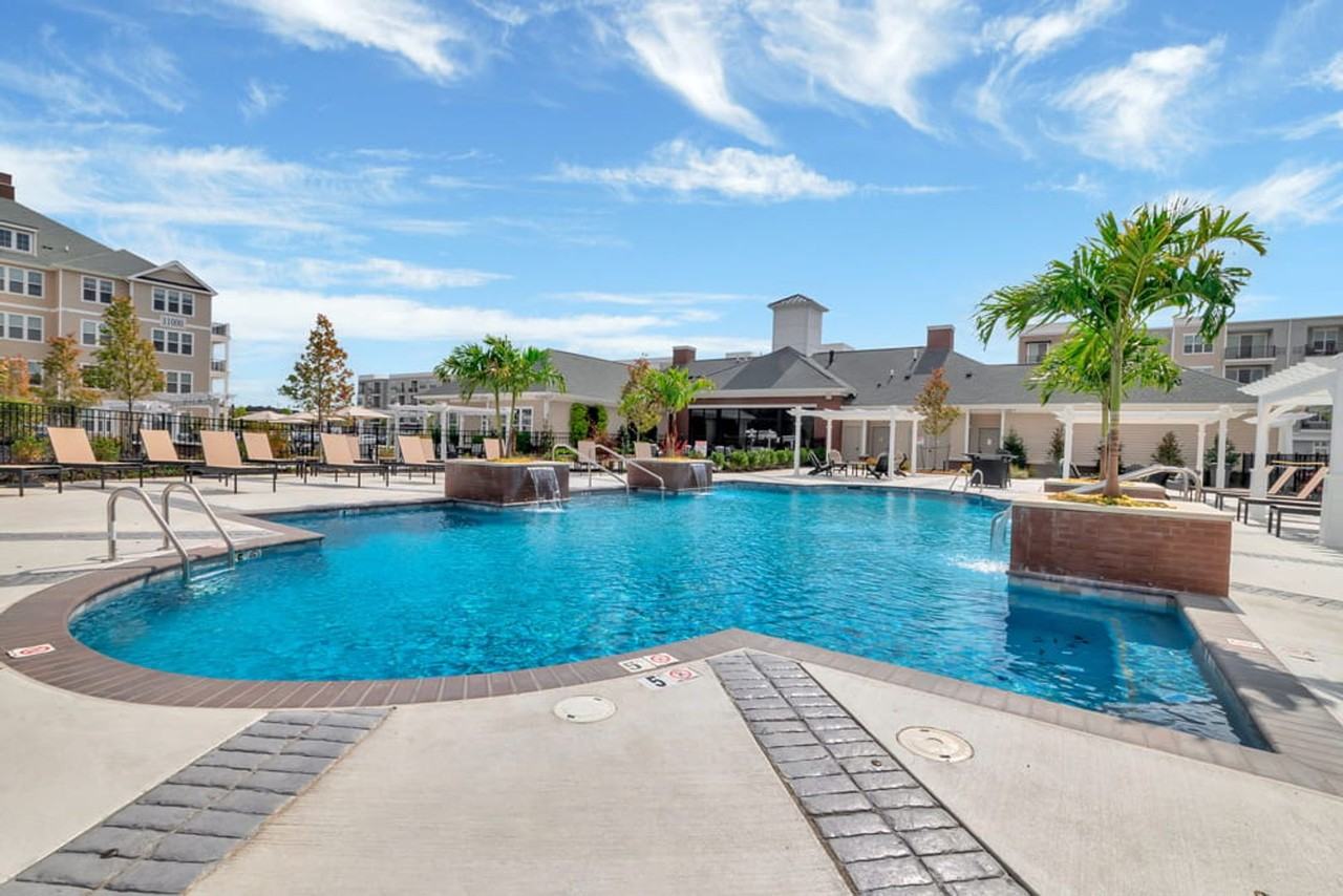 Eastampton Place Apartments - Photo 6 of 50