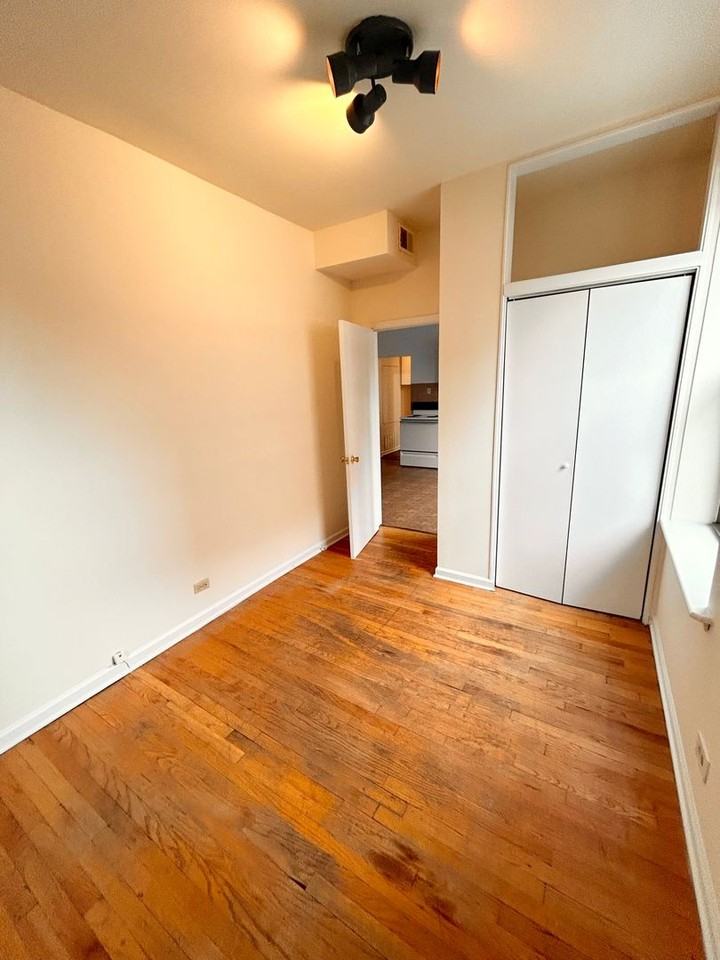 2319 N. Kedzie LP - Photo 2 of 21