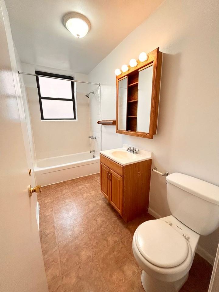 2319 N. Kedzie LP - Photo 3 of 21