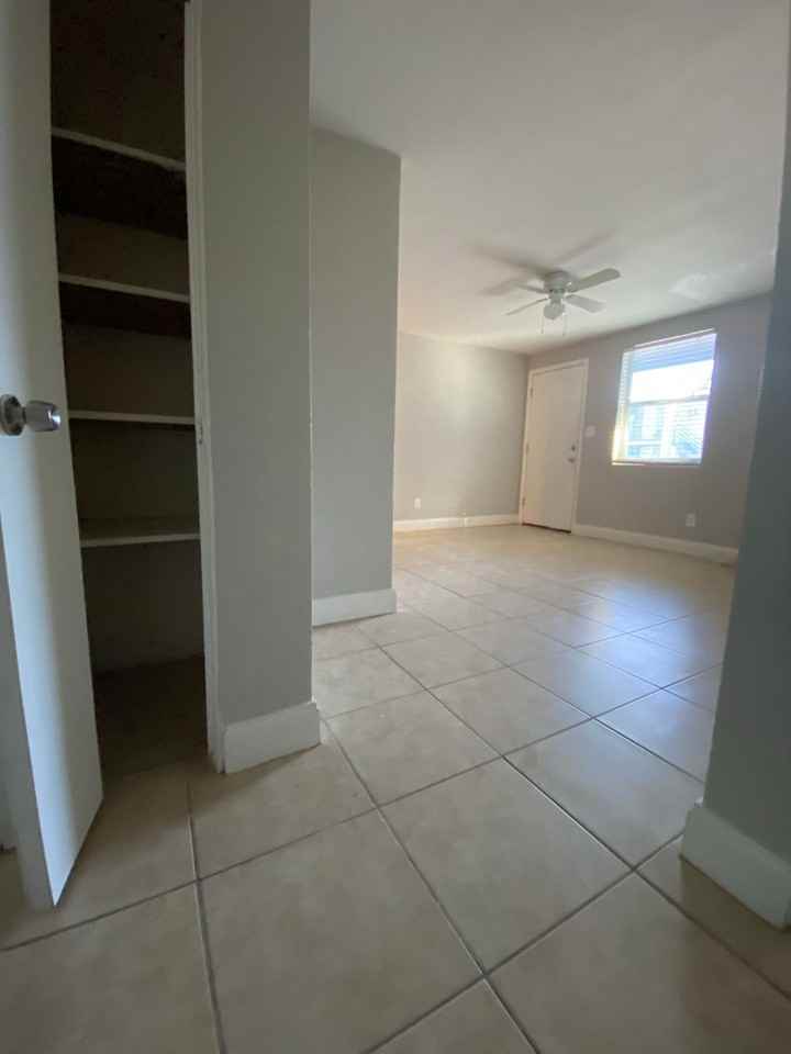 Kings Place Apartments - Photo 4 of 11