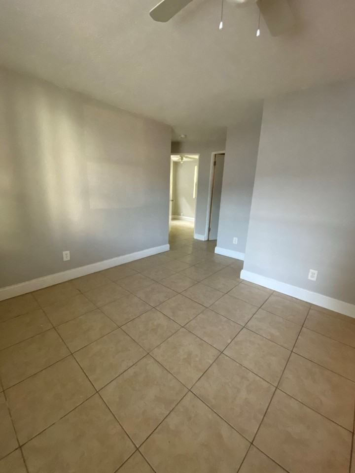 Kings Place Apartments - Photo 7 of 11