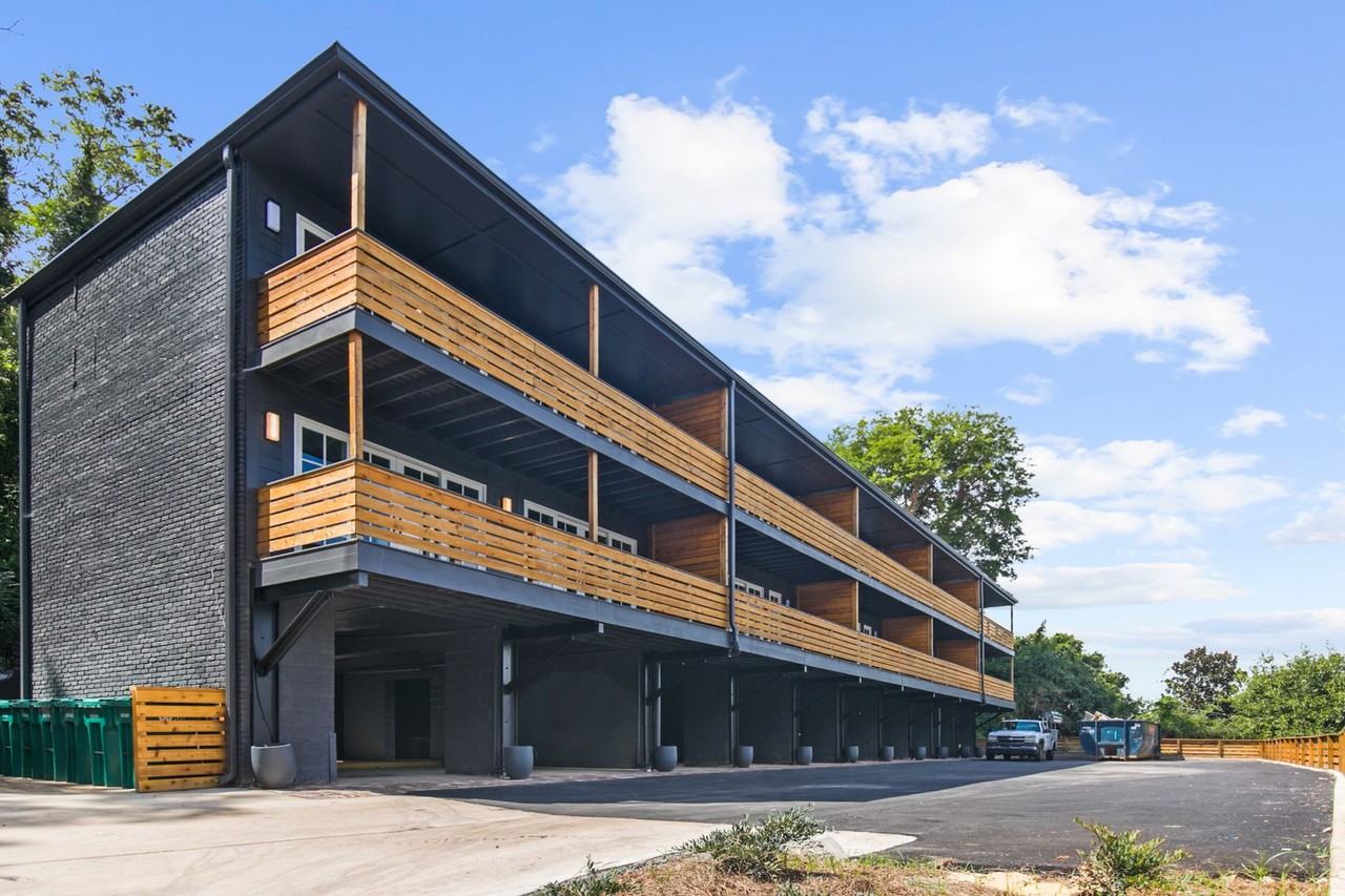 Riviera Apartments - Photo 4 of 20