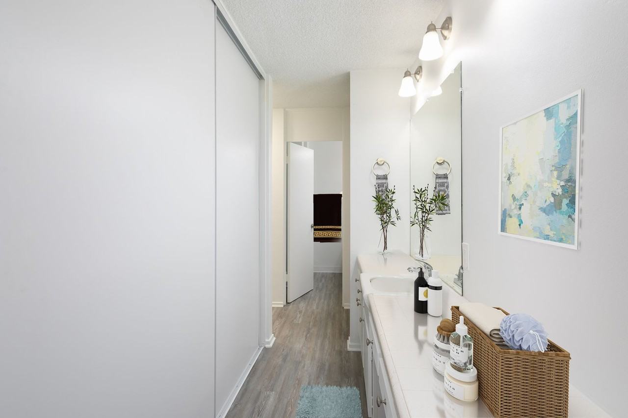 ~~~The Art of Living ~~~ - Photo 5 of 21