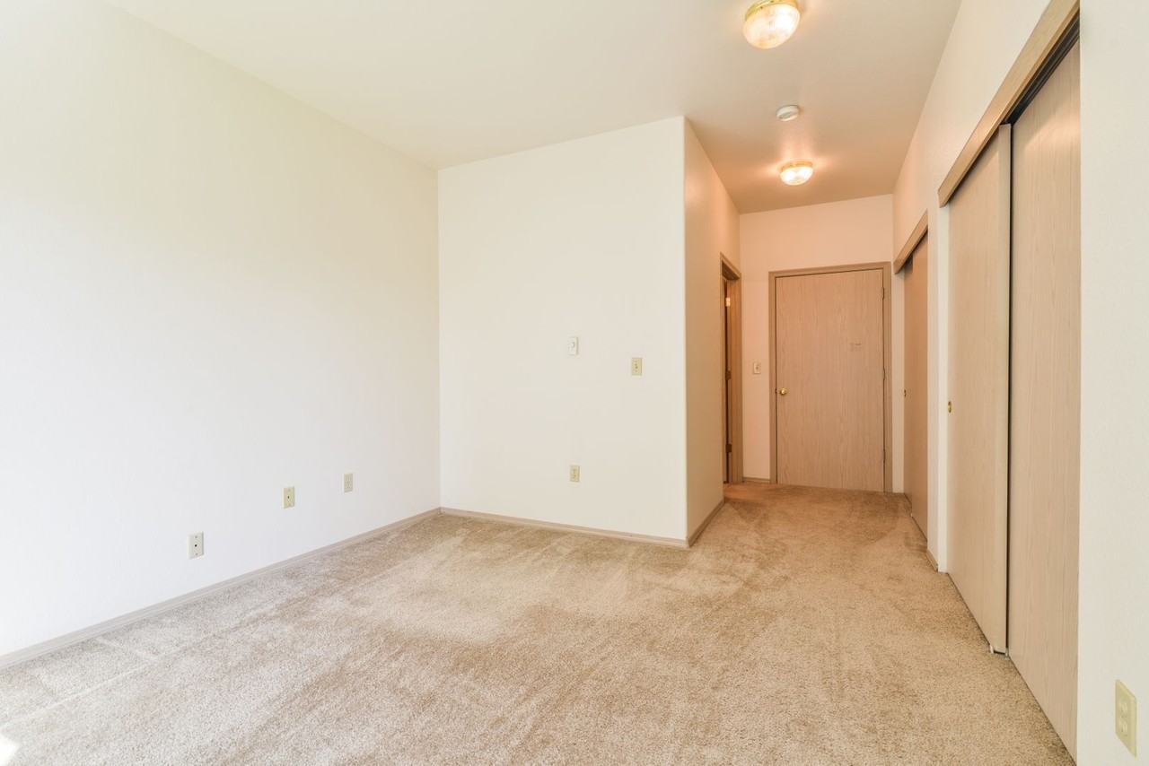 808 Pool Street - Photo 3 of 47