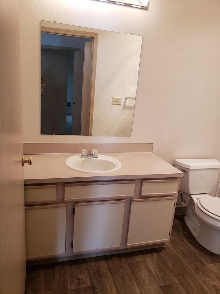 808 Pool Street - Photo 4 of 24