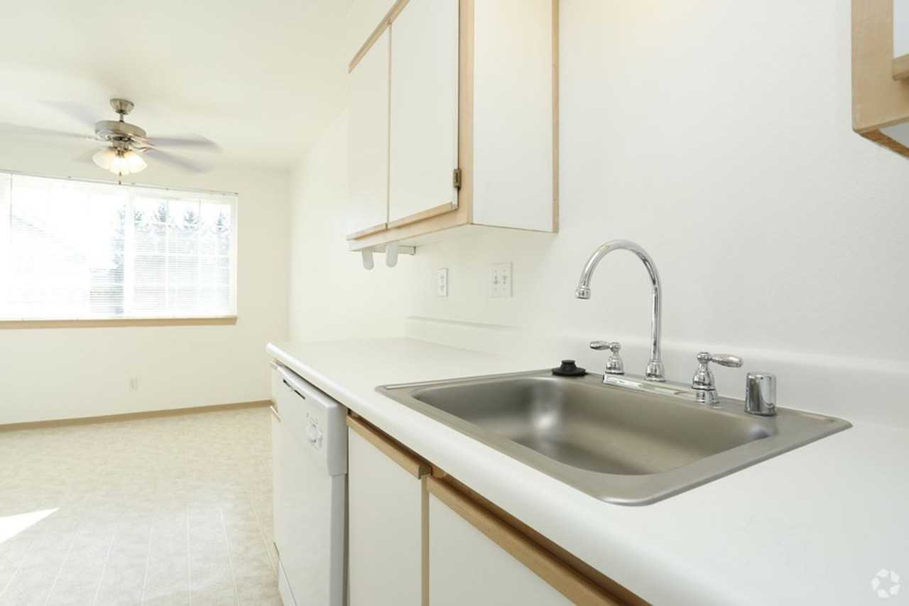 4798 Parkhurst Lane NE - Photo 3 of 30