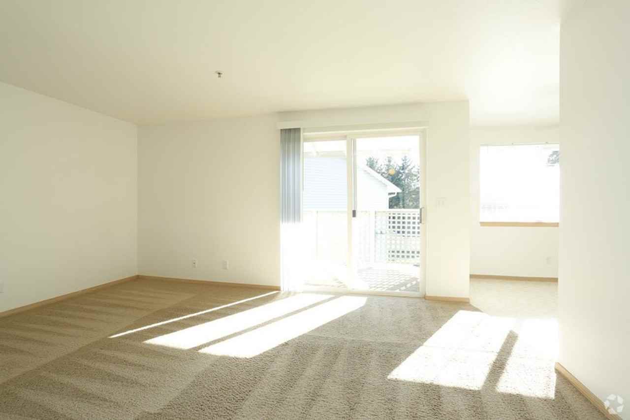 4798 Parkhurst Lane NE - Photo 5 of 30