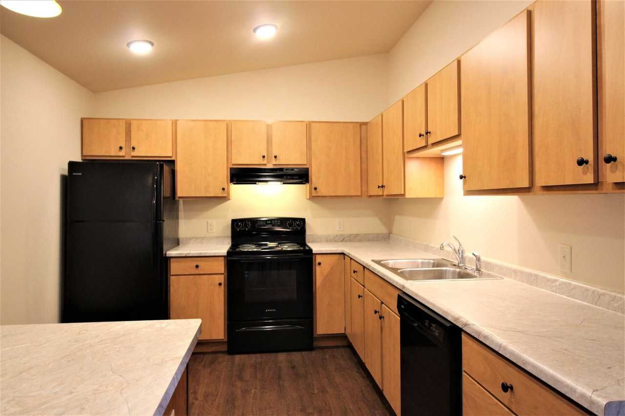 Moon Lake Estates Apartments 515 Moon Lake Dr, Rice Lake, WI 54868