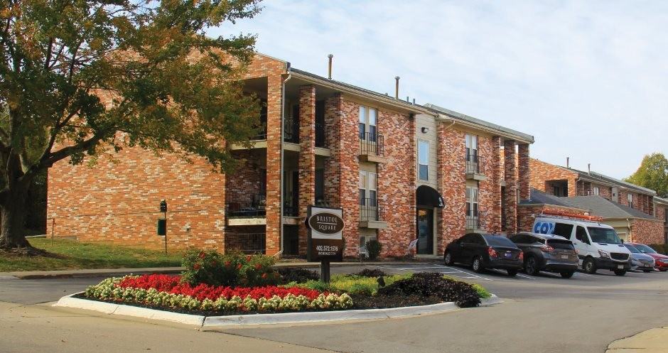 Bristol Square Apartments - Photo 4 of 50