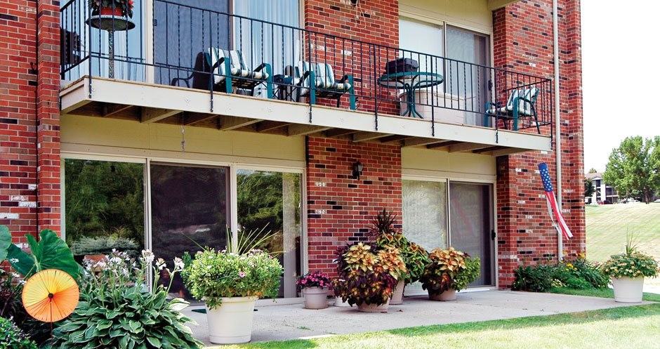 Bristol Square Apartments - Photo 5 of 50