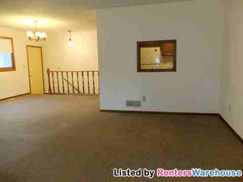 2754 Randolph St NE - Photo 2 of 10