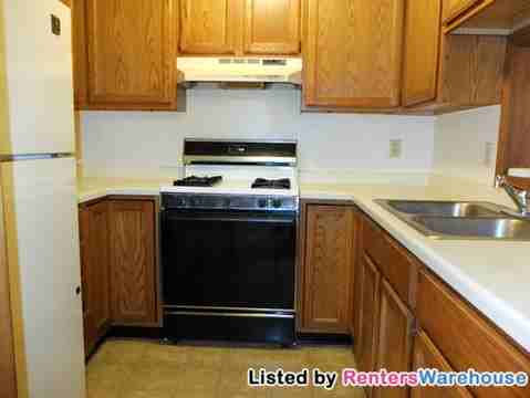 2754 Randolph St NE - Photo 3 of 10