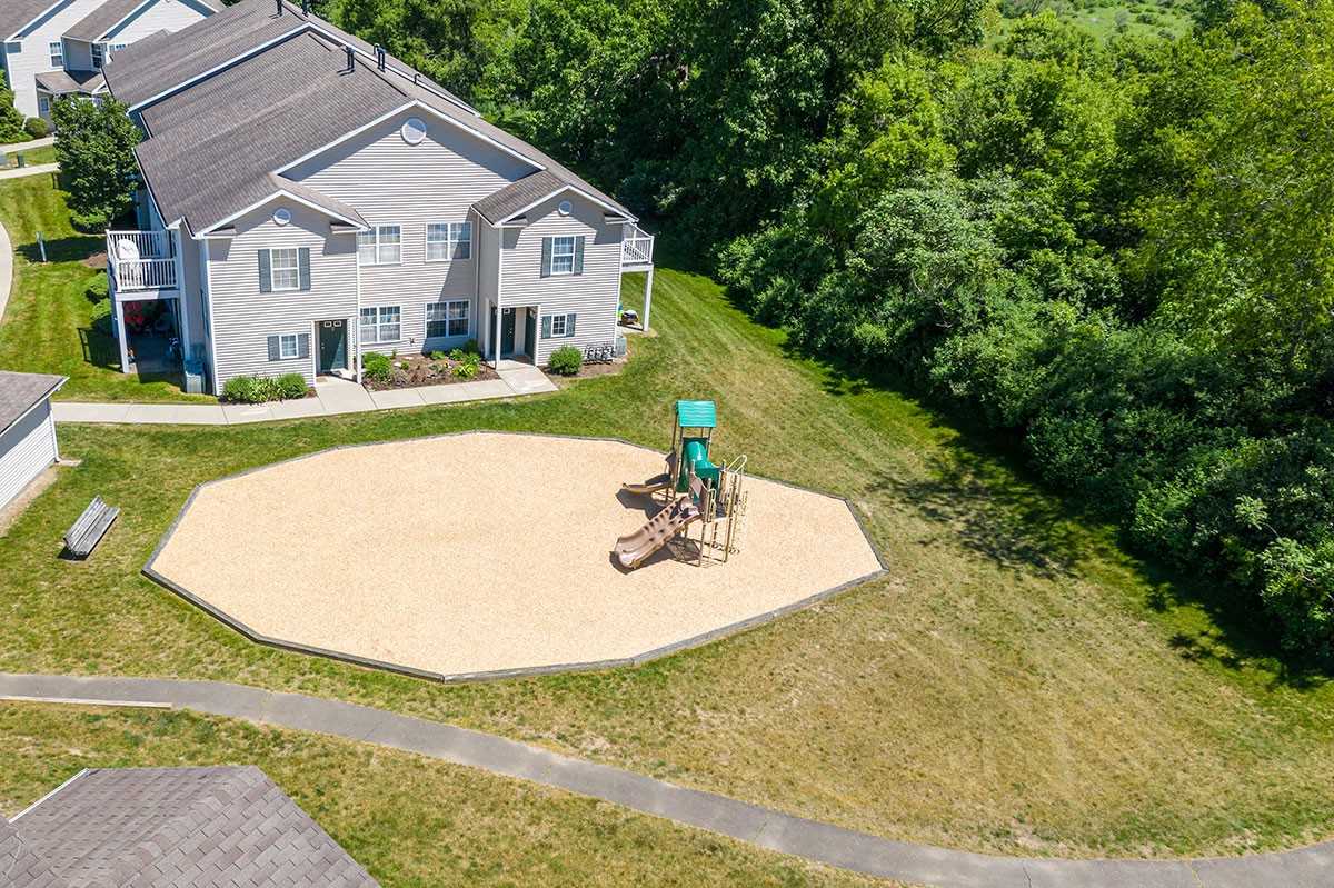 WoodsEdge Apartments - Photo 3 of 43