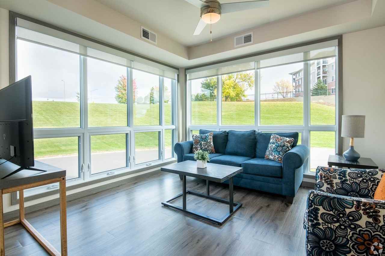 Urban West - Photo 4 of 39