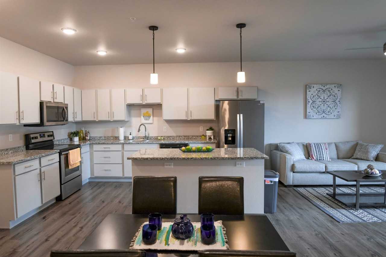 Urban West - Photo 2 of 50