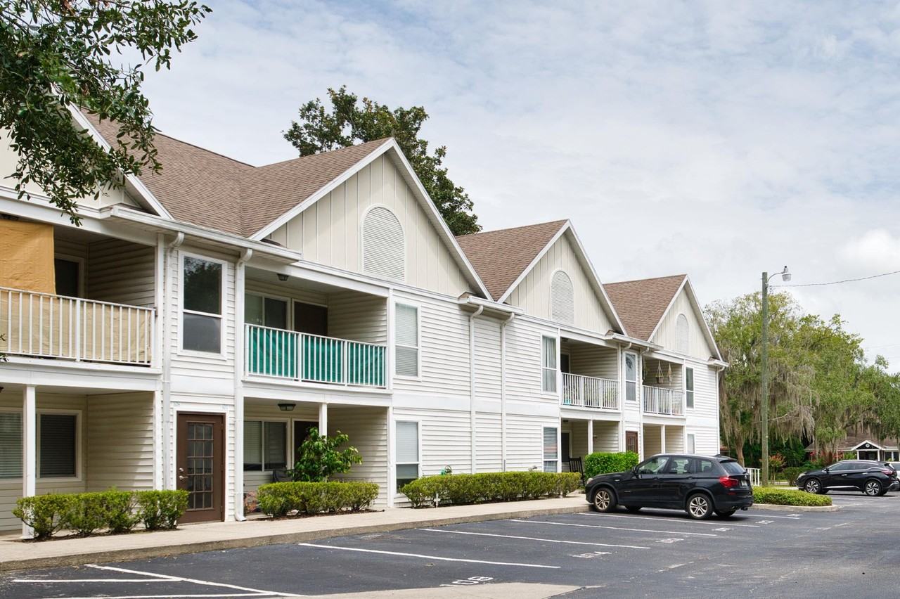 Great Oaks Apartments | Studio - Photo 6 of 11