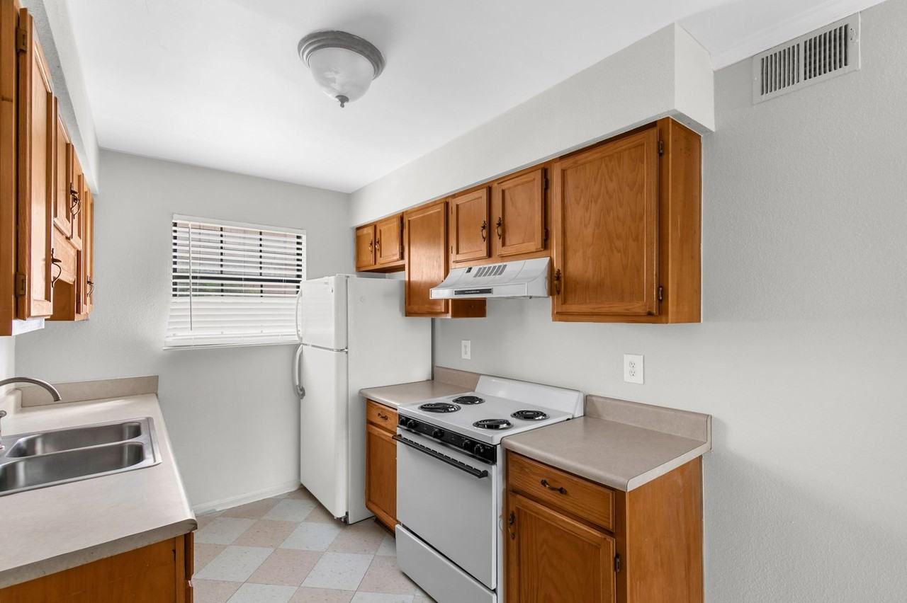 South Hill (Highland Park) - Photo 2 of 21