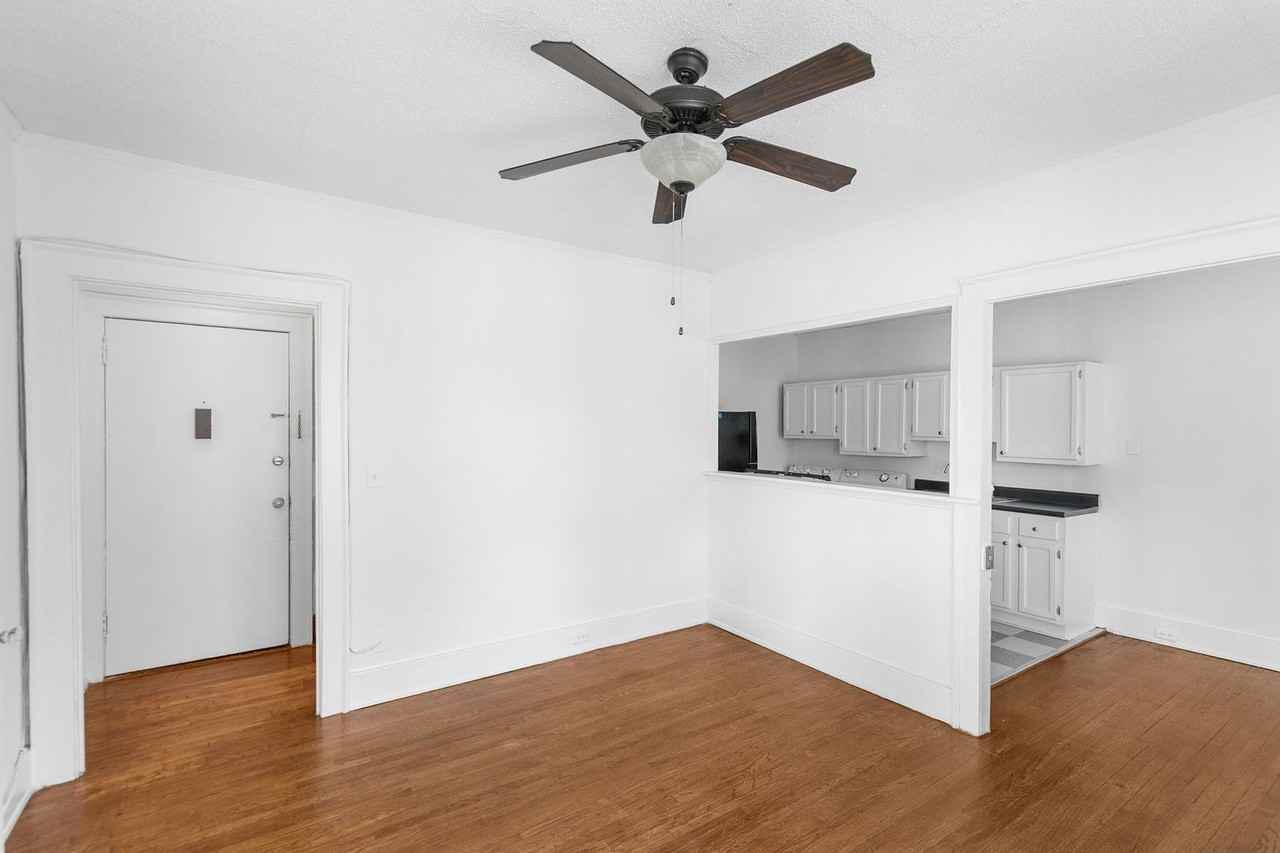 Stratford - Photo 7 of 31