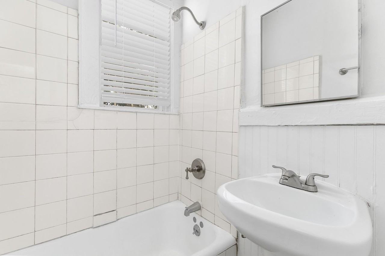 Stratford - Photo 3 of 17